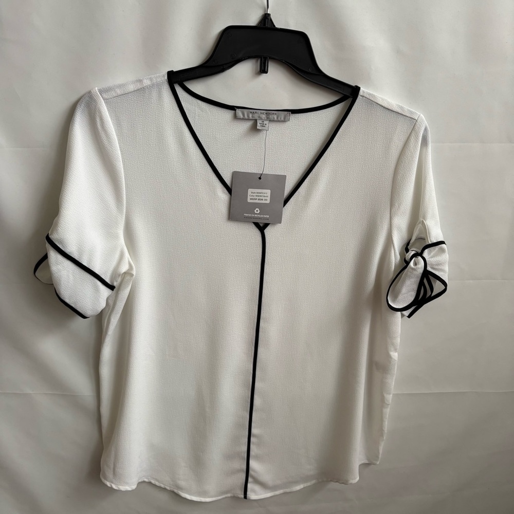 Marc New York white  Blouse with black Trim. Size M. INV25/308